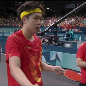 王楚钦回应球拍被摄影师意外踩断 用副板依旧可以很好地打比赛