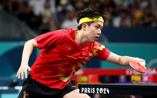 王楚钦球拍坏了咋办 别担心 带了多个备用板 大满贯决赛换拍也夺冠