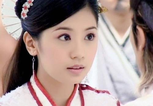 贾静雯 14岁就开始拍广告,31岁嫁入豪门,离婚后再嫁小9岁演员